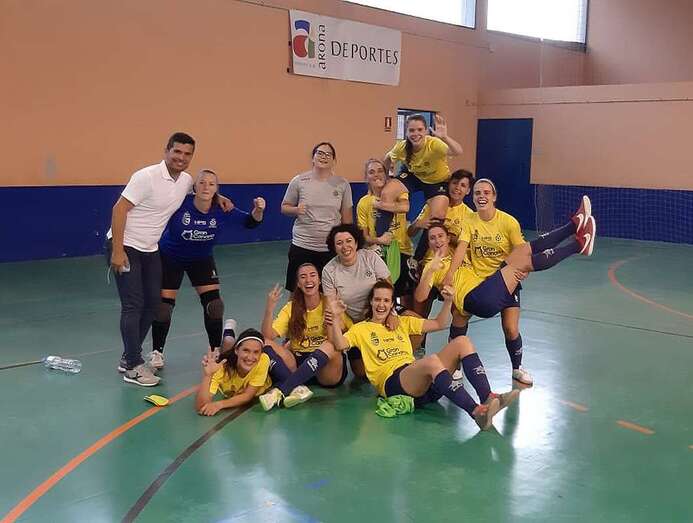 El Teldeportivo festeja el triunfo/TA.